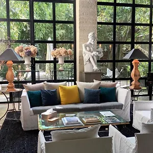 le-complot-maison-prive-en-plein-coeur-davignon.fr-provencehotel.com/